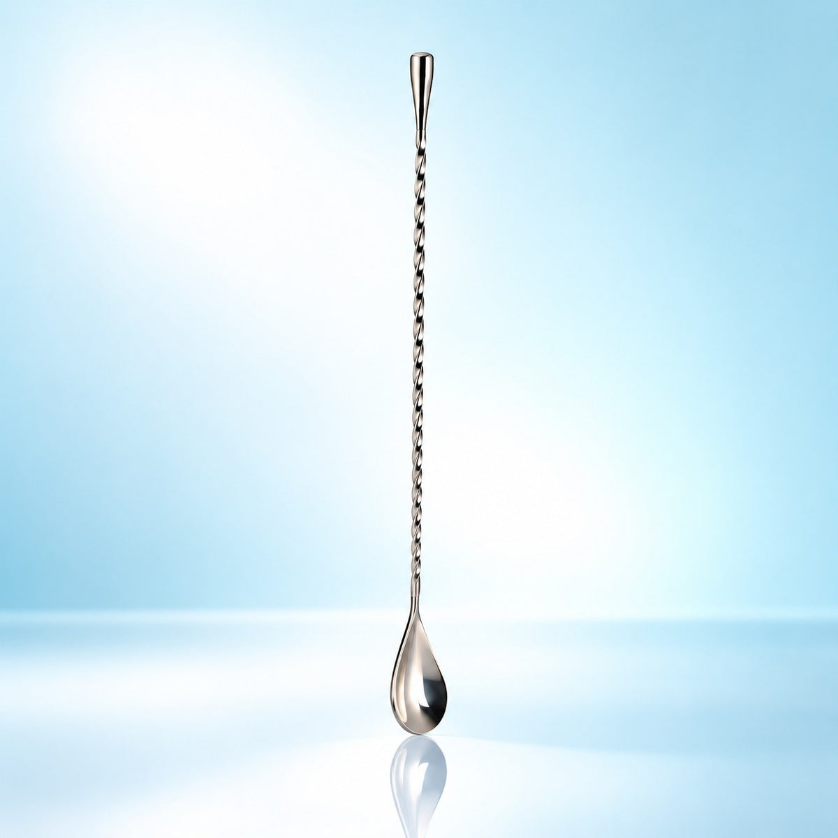 Cuillère à mélange Genware EU Teardrop, vu de face sur fond clair