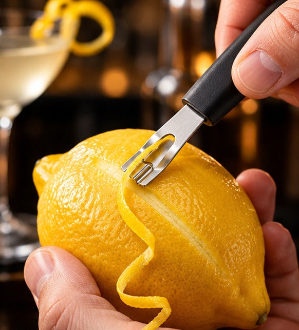 Cannelleur Vogue, tracer des zestes sur un citron