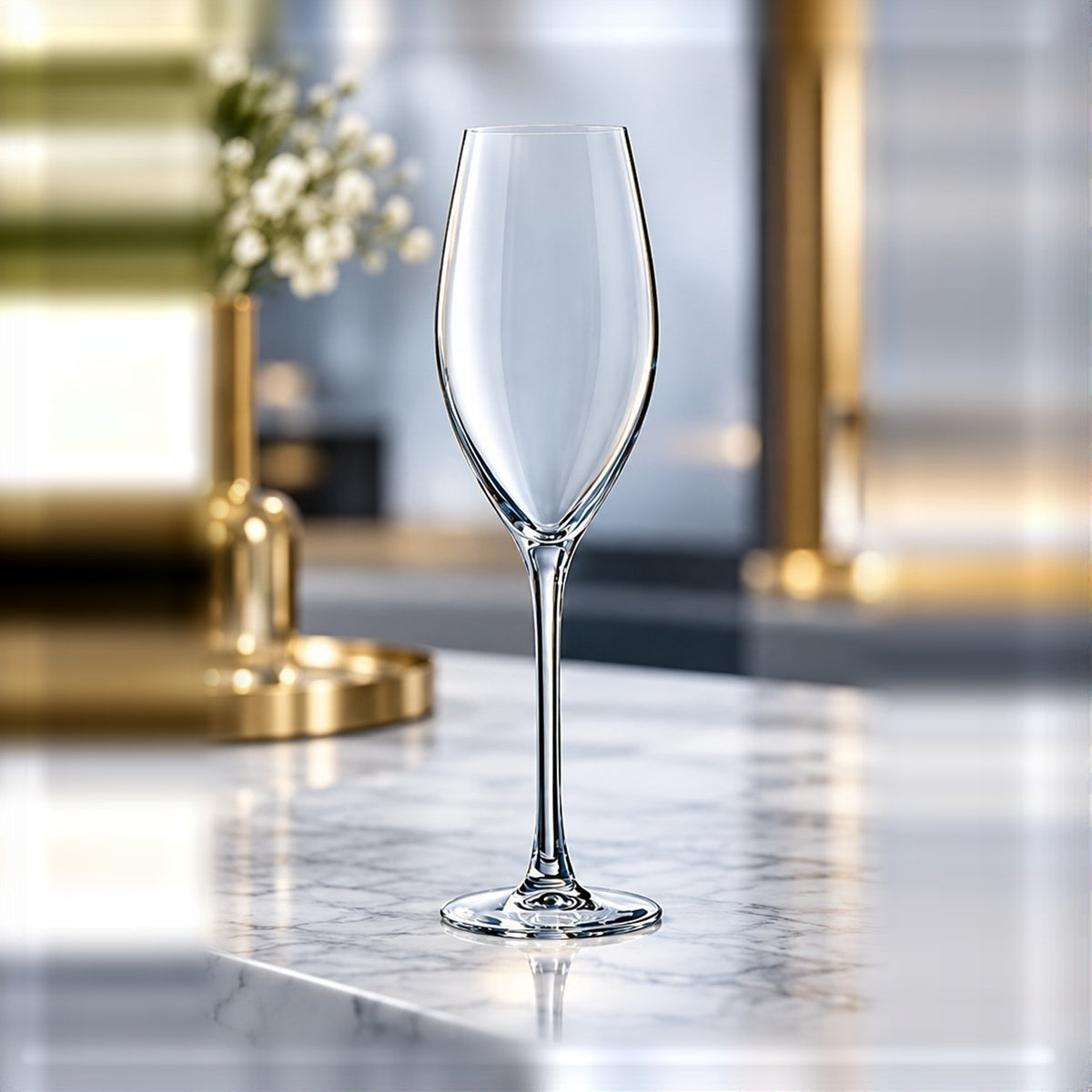 Flûte à champagne Chef & Sommelier Grands Cépages 25 cl, vu de face sur fond clair
