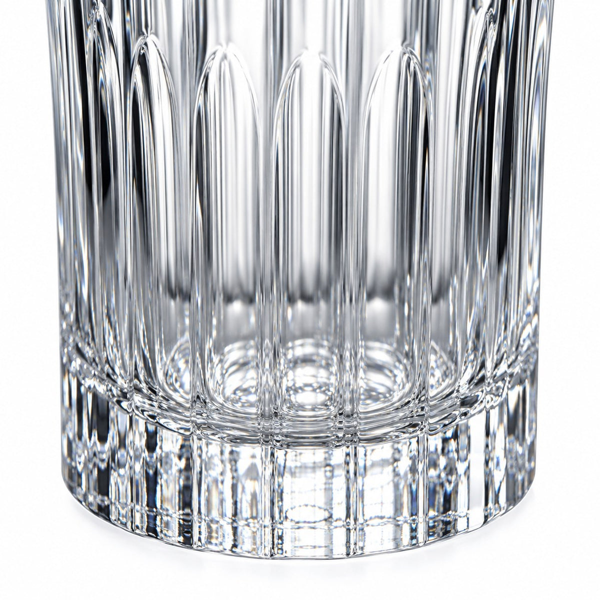 Gros plan sur les côtes et la base du verre long drink Duralex Manhattan