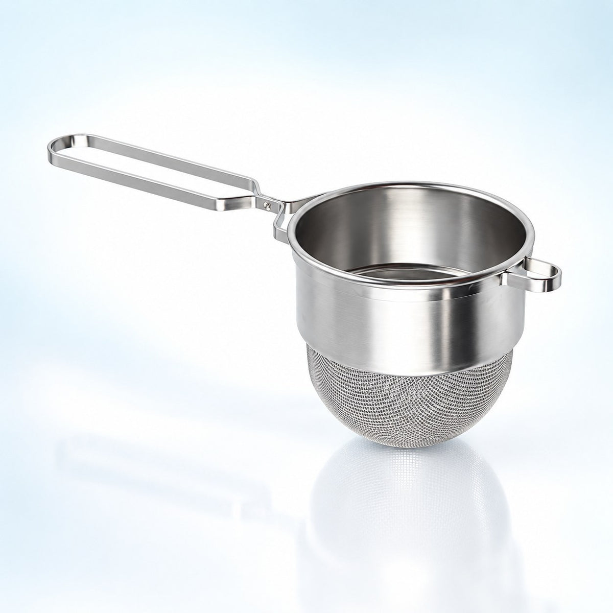 Passoire Beaumont Gorky Strainer, vu de face sur fond clair
