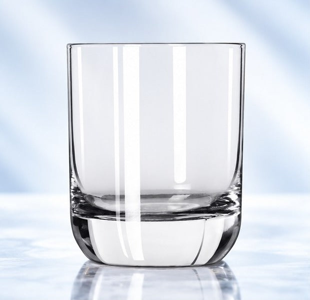 Verre short drink Libbey Envy 32 cl à base épaisse, vu de face sur un plan de marbre clair