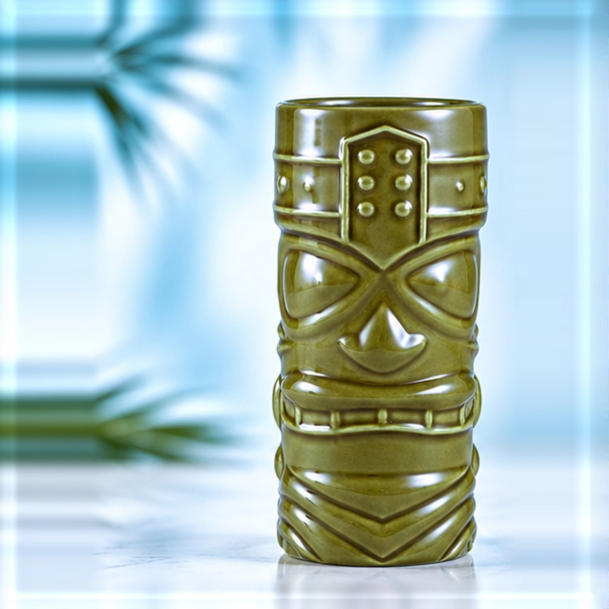 Tiki Genware EU vert 40 cl, vu de face sur fond clair