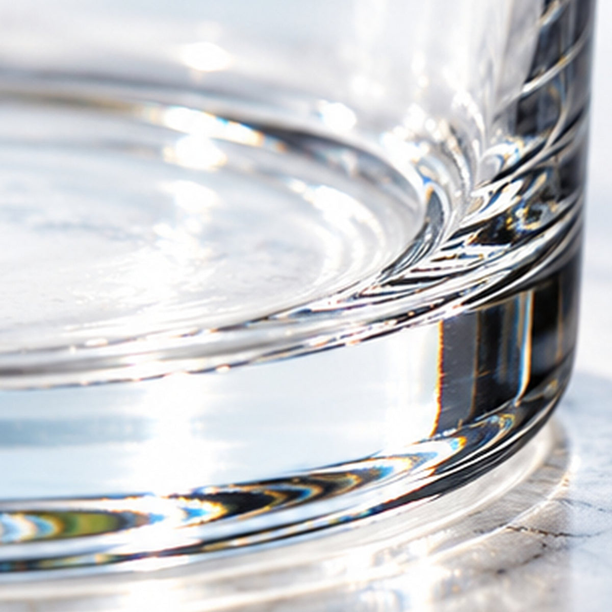 Gros plan sur le fond épais du verre Bodega