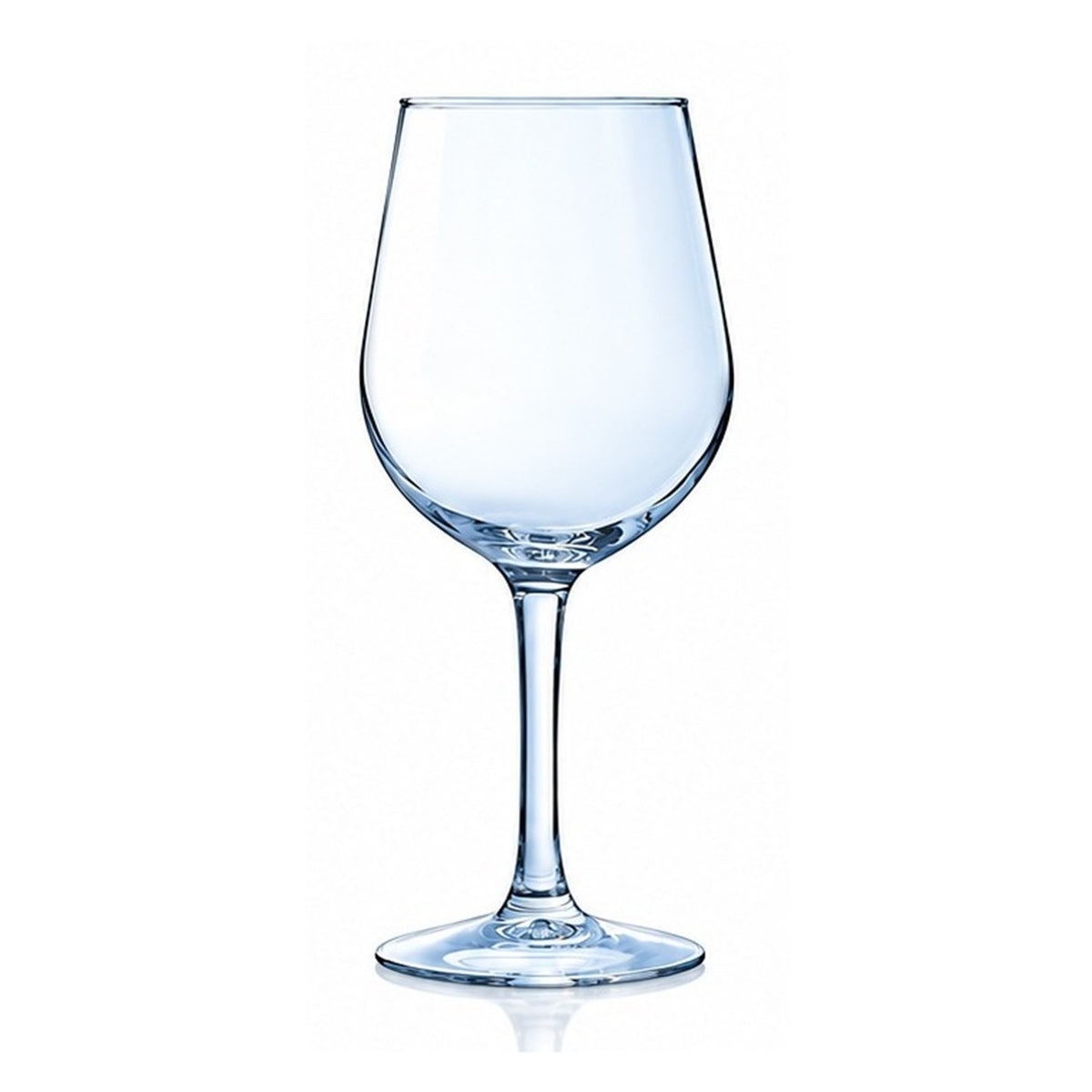 Verre à vin Arcoroc Domaine 27 cl, vu de face sur fond clair