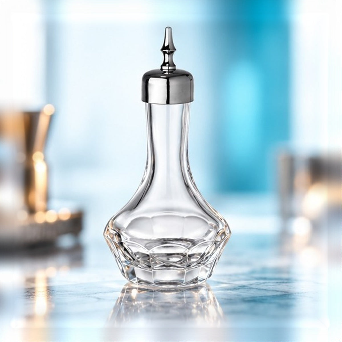 Bouteille bitter Marut-T Diamant 3 cl, vu de face sur fond clair