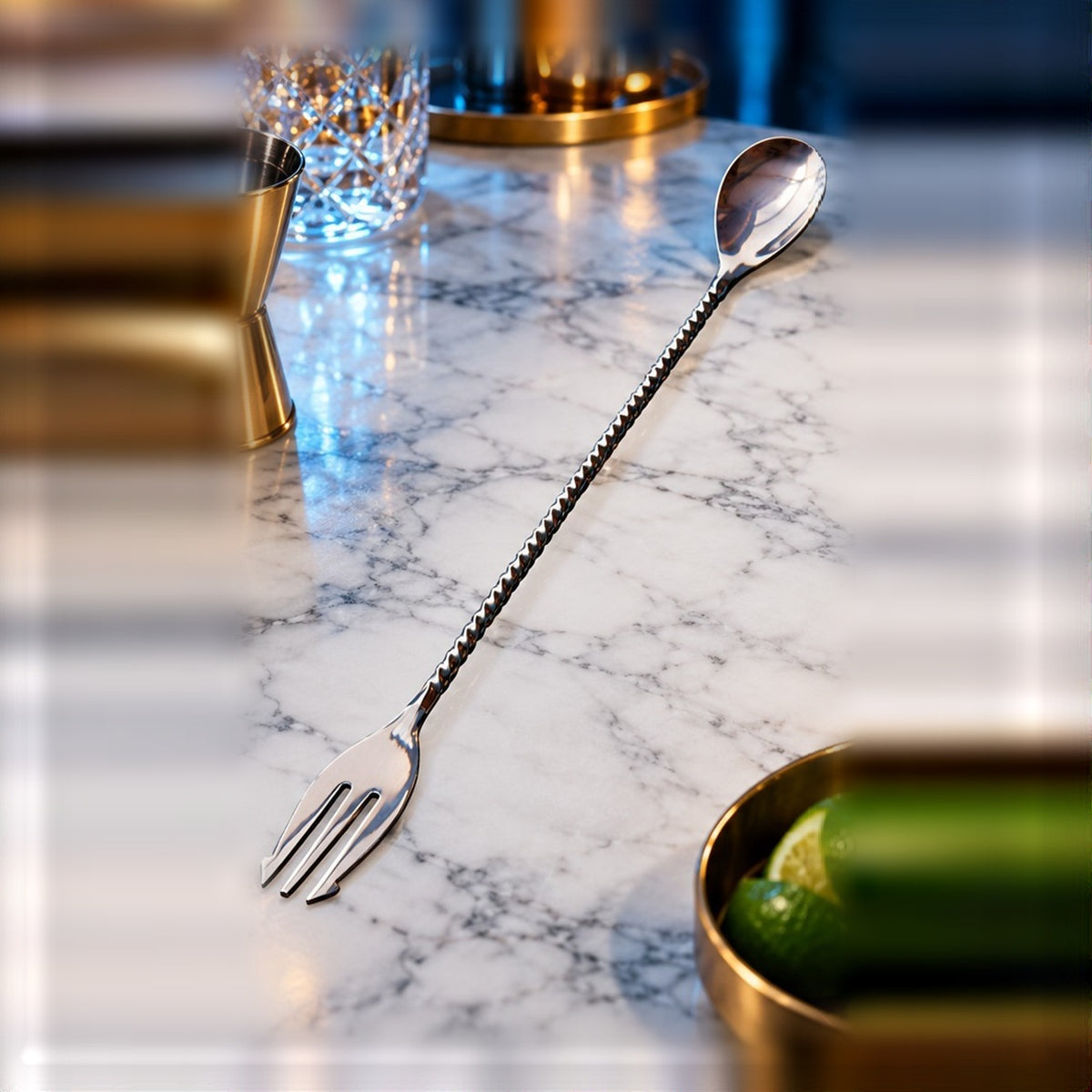 Cuillère à mélange Beaumont Trident 30 cm, vu de face sur fond clair