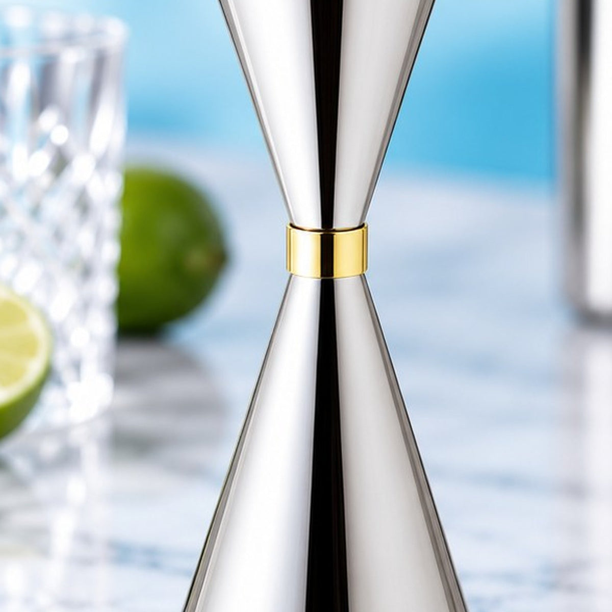 Jigger Mr Slim Haut de gamme 30/60 ml, vu de face sur fond clair