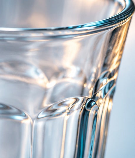 Long drink Duralex Picardie 31 cl, gros plan sur les facettes
