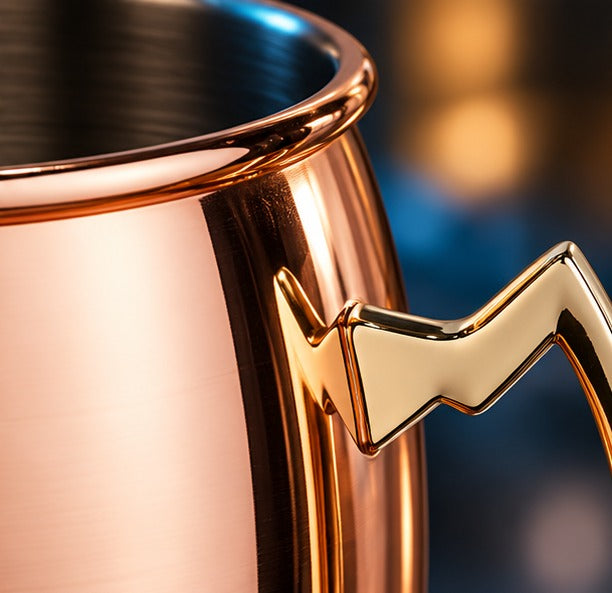 Moscow mule Mezclar Barrel Mug poignée or 50 cl, gros plan sur la poignée dorée