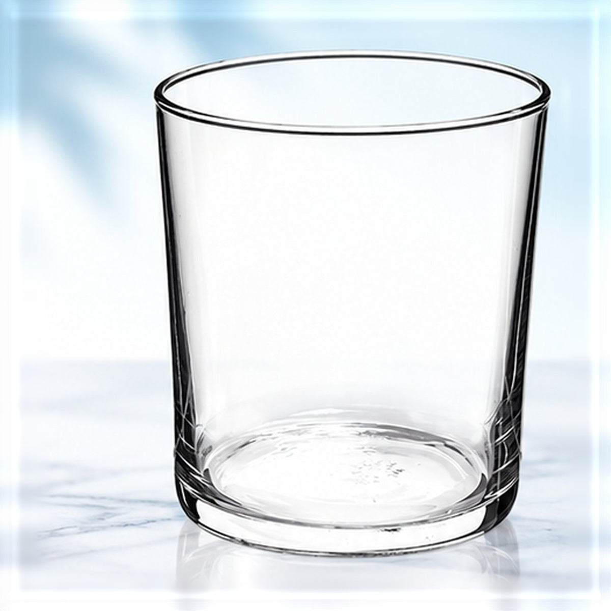 Verre à eau rocks Bodega Bormioli Rocco 37 cl, vu de face sur un plan de marbre clair