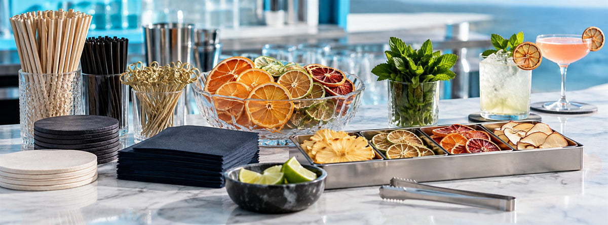 Consommables de bar BWA : pailles, piques, serviettes, sous-verres et garnishs d'agrumes séchés